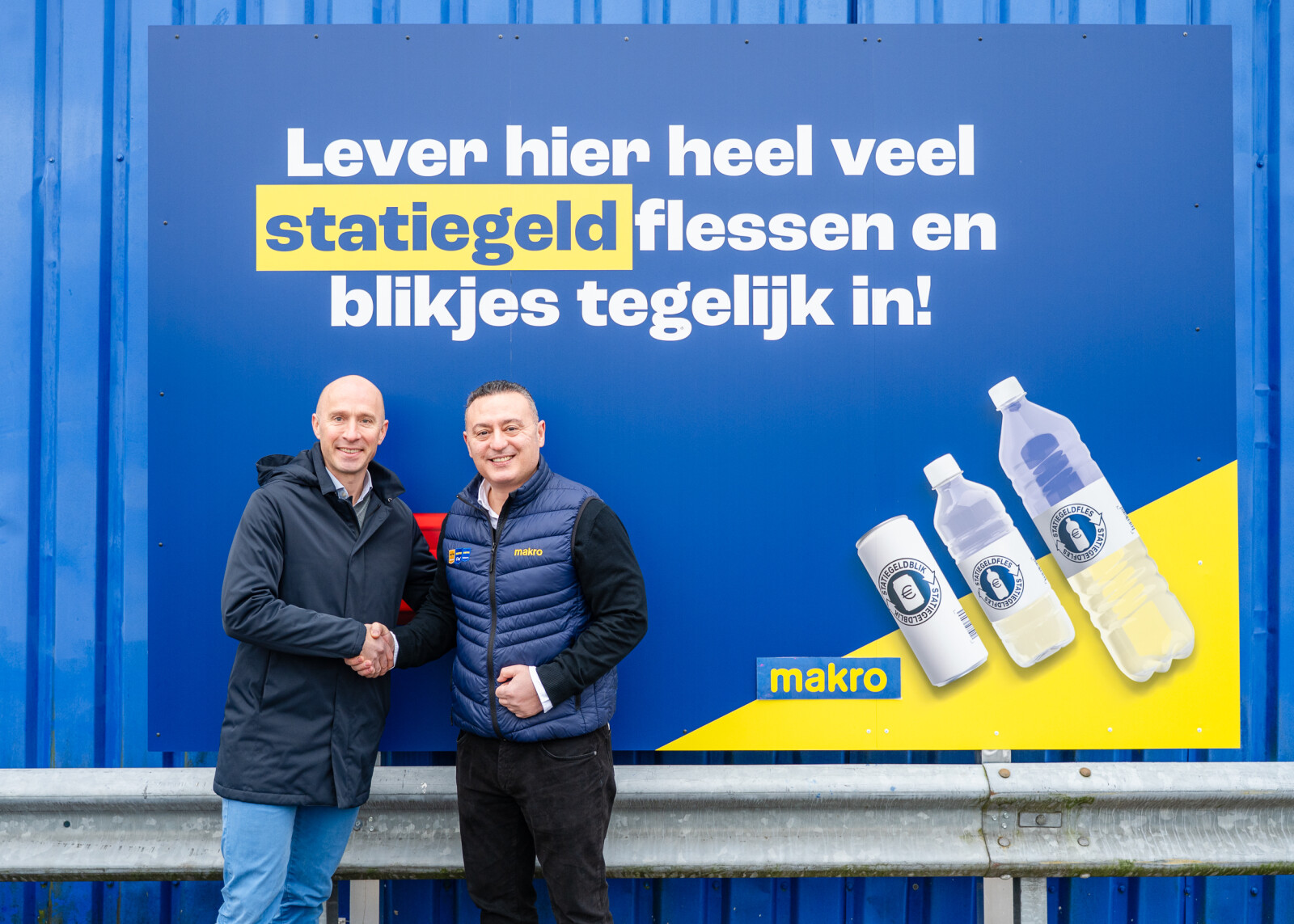 statiegeld-nederland-directeur-jeroen-hillen-met-coo-makro-nederland-baran-guzelce-c-jort-stengs-1.jpg